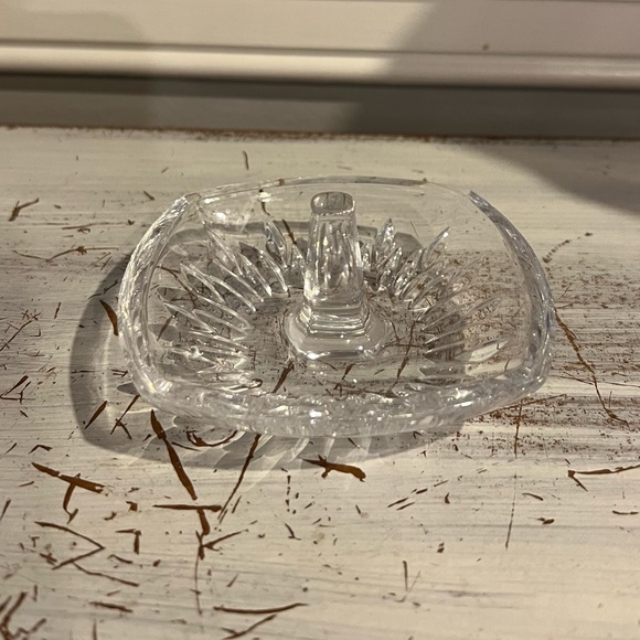 Vera Wang Wedgwood Duchesse Ring Holder - Picture 3 of 5